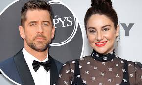 Shailene diann woodley (born november 15, 1991) is an american actress, film producer, and activist. Shailene Woodley Spends Valentine S Day With Aaron Rodgers In Montreal As He Visits Her At Work Daily Mail Online