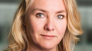 Infrastructure Min., 45, to retire from politics