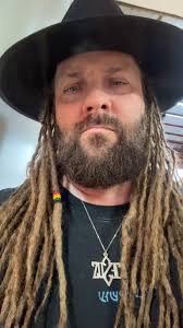 hanging out with @thallesroberto before the concert tonight!