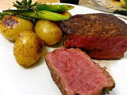 Du möchtest ein rinderfilet richtig garen oder wissen, warum dein filet beim braten zäh wird? Rinderfilet Oder Steaks Bei Niedrigtemperatur Gegart