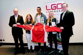 Fabian hambüchen (* 25.oktober 1987 in bergisch gladbach) ist ein ehemaliger deutscher kunstturner.seine größten erfolge errang er am reck mit dem olympiasieg 2016 und dem weltmeistertitel 2007 sowie dem gewinn der bronzemedaille bei den olympischen spielen 2008 in peking und der silbermedaille 2012 in london. Neue Lauftalente Bei Lgo Dortmund City