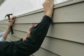 If a leak is hidden behind the vinyl siding—which is itself impervious to decay—it may go unnoticed for a long time. Diy How To Replace Damaged Or Missing Siding Home Owner Ideas Contractor Directory