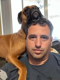 does anybody wife talk them to sleep? 😴 😆😆😆