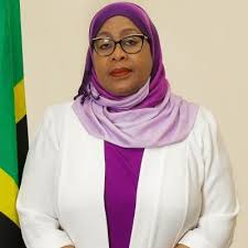 Aliyekuwa makamu wa rais wa jamhuri ya muungano wa tanzania, samia suluhu hassan akiapa kuwa rais wa jamhuri ya muungano wa tanzania leo machi 19, 2021 katika ikuru ya magogoni mkoa wa dar es salaam. Mtoto Wa Samia Suluhu Wasuluhu Twitter