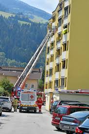 Diese verfügt über einen geräumigen vorraum mit ausreichend platz für eine. Brand In Volders Hall Rum