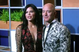 Between march and april 2020, amid the pandemic, amazon said it hired. Jeff Bezos National Enquirer Photos Girlfriend S Brother Sues Bloomberg