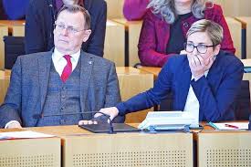 Und ich scheine damit nicht alleine zu sein. Fdp Politiker Mit Stimmen Von Afd Und Cdu Zum Ministerprasidenten Gewahlt Wahl Eklat In Thuringen News Esslinger Zeitung