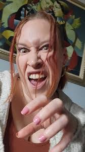 Evan Travers's Instagram, Twitter & Facebook