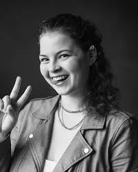 Elise Newman is a dancer and actor with a deep love for film, musicals, and  improv. Most recently, she showcased her talents in Movement Nation's 2024  Mid-Year Showcase. Alongside her creative pursuits,