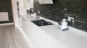 Waschbecken, wandverkleidung oder etwa dusch­tasse sein einsatz­feld. Samsung Staron Tempest Worktops Modern Kuche London Von Solid Surface Worktops Houzz