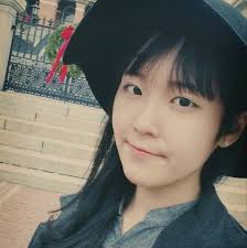 🤓 : 여름마다 일어나는 전쟁은? ⠀ 🐻 : 🔲🔲🔥…!!! ⠀ 안전하고 청량한 여름나기를 위해 광주은행은 무더위쉼터 운영  중!🩵 ⠀ 여러분 건강한 여름 나세요🫶 ⠀ ⭐️참여방법 1.광주은행 팔로우 필수💙 2.본 게시글 좋아요❤️ 3.정답