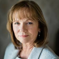 Amanda Ratcliffe's Instagram, Twitter & Facebook