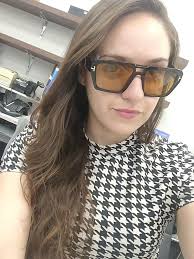 Óculos de sol com lentes amarelas: tendência continua! ☀️😎 Agora é a vez  da Tom Ford brilhar com o modelo Redford FT1153, um design moderno de  armação quadrada com ponte dupla. Perfeito para quem quer ...