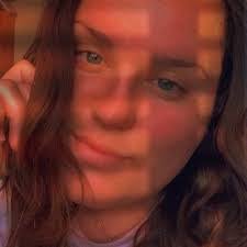 Emilee Olson's Instagram, Twitter & Facebook