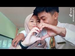Lagu viral di tik tok berikutnya ada pipipi calon mantu. Couple Tik Tok Romantis Hits Tik Tok Indonesia Youtube