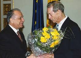 Imagini pentru caricaturi  ion iliescu
