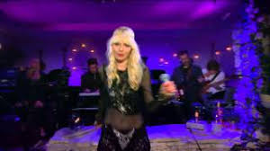 Gilla tv är sveriges bästa sida för videos. Chords For Amanda Jenssen Fangad Av En Stormvind Sa Mycket Battre 2014