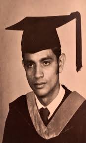 El doctor Agustín Rullán Toro, rector del RUM, informa sobre el proceso de  bajas administrativas.