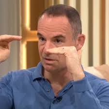 Jungle rescue botanist heads home