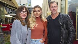 Previously, she was hailed as sinulog festival. Sophia Thomalla Uber Ihren Echten Vater Und Ihre Anderen Vaterfiguren