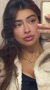 Deanna Bernal's Instagram, Twitter & Facebook