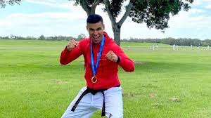 Tongan flag bearer pita taufatofua set pulses. Olympics News Famed Shirtless Tongan Pita Taufatofua Qualifies For Tokyo 2020 Eurosport