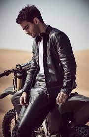 Pin Von Leatherman Auf Leather Smoke 4 Manner Outfit Harte Manner Schwarzes Leder