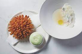 At Nightshade Top Chef S Mei Lin Is Making The Blooming Onion Relevant Blooming Onion Shrimp Toast Top Chef
