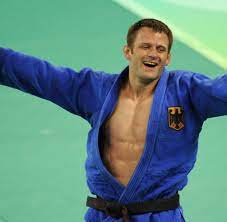 Der weltrangliste, bezwang am späten montagabend unter flutlicht auf dem centre court den formstarken georgier nikoloz basilashvili 6:4, 6:3, 5:7, 6:3. Olympia Judo Peking 2008 Deutscher Legt Die Elite Aufs Kreuz Welt