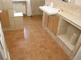 Holzboden im bad bodenbelag im bad mit kork gestalten. Korkboden Nachteile Und Vorteile Kurze Ubersicht Archzine Net