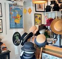 Chợ cá Pike Place được bao quanh bởi rất nhiều hàng quán, từ ...
