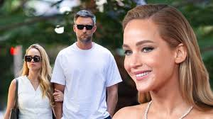 Jennifer Lawrence, mai fericită ca niciodată de când a aflat că este  însărcinată!