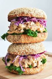 Vegan Smoky Tahini Jackfruit Sandwich The Colorful Kitchen Rezept Rezepte Jackfrucht Rezepte Vegane Mahlzeiten