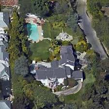 And, at 6,438 square feet, with five bedrooms and five bathrooms, it's also got enough space for the whole banks family including their nephew — well, at least until nicky. Fresh Prince Of Bel Air Home In Los Angeles Ca Virtual Globetrotting