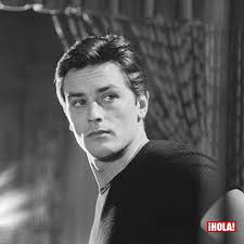 El legendario actor francés Alain Delon, una de las figuras más  emblemáticas del cine europeo, falleció este domingo a los 88 años en su  residencia en Douchy, según un comunicado emitido por