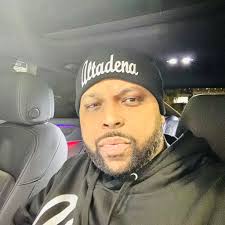 What are some restaurants in Vancouver with good patios?