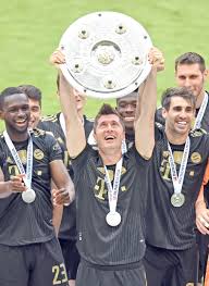 The bundesliga table with current points, goals, home record, away record, form. Football Lewandowski Breaks Mueller S 49 Year Record