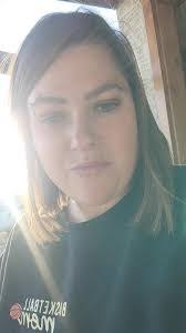 Nicole Klapper's Instagram, Twitter & Facebook