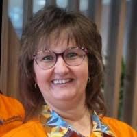 200+ "Kárin" profiles