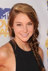 Straight hairstyle for thin long hair. Braiding Side Swept Fishtail Plait With Caramel Balayage Shailene Woodley S Hairstyles Hairstyles Weekly