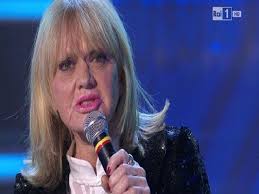 Cantante teddy reno, che diviene il suo pigmalione e che sposò sei anni dopo in svizzera, tra le polemiche a causa della notevole differenza d'età tra i due e per il. Rita Pavone Eta Altezza Figli E Marito Della Cantante