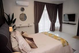 Memang hanya bilik tidur semata. Idea Deko Bilik Tidur Tema Hitam Gold Yang Sangat Wow Pasangan Ini Kongsikan Langkahnya