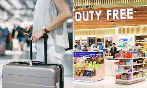 Flight Attendant Shares 'Genius' Method To Sneak Extra Bag On Board |  Travel News | Travel | Express.Co.Uk
