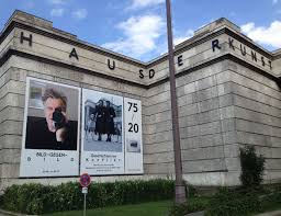 Seither stritt münchen, wo und wie die neuere kunst zu sehen sein sollte. Haus Der Kunst Identity Designed