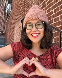 Big love to designer Sisi @dopestitches! 🫶🏼 Sisi designed the Everything  Everywhere beanie back in 2022 and I had the pleasure to test knit for her.  It's a very well written and