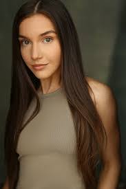 Faye Gallagher's Instagram, Twitter & Facebook