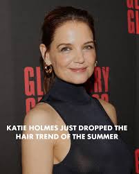Katie Holmes' hair makeover is the summer trend you're about to see  everywhere. Check out her new look via the link in the comments 👇️