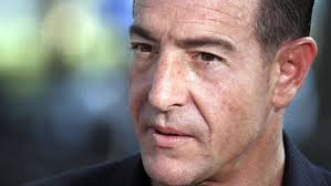 Lindsay Lohan's father charged with domestic violence