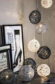 Weihnachtskugelschnur In Elektrischer Girlande Blase Einen Ballon Auf Den Gewunschten Durchmesser Auf Zum Schmieren Mit Spulmittel Bestreichen Umschliessen Sie Decoracao Natalina Decoracao Barata Para A Casa Decoracao De Natal