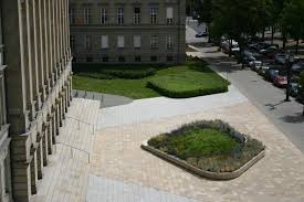Centrally located student residence with 327 beds in the middle of berlin cult kiez wedding. Ernst Reuter Haus Berlin St Raum A Landschaftsarchitektur Berlin
